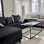 Casa Rosa By Vistay Residences - With Free Secured Parking